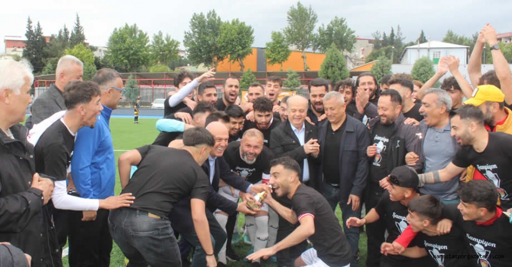 Şampiyon Onikişubatspor, kupasını aldı